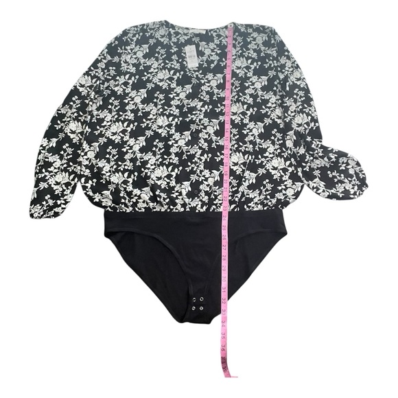 LOFT Black and White Floral Bodysuit - Size XL - Picture 7 of 10